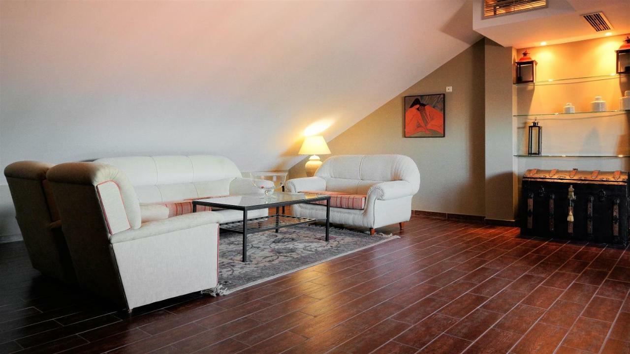 Hotel Vivar Griñón Eksteriør bilde